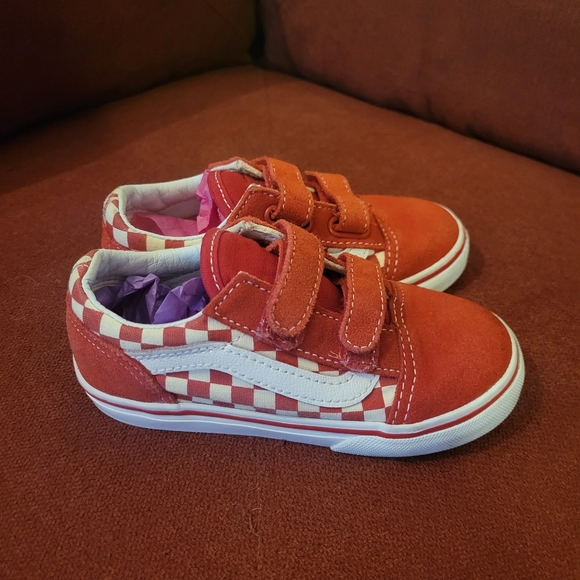 Vans - Picture 1 of 5